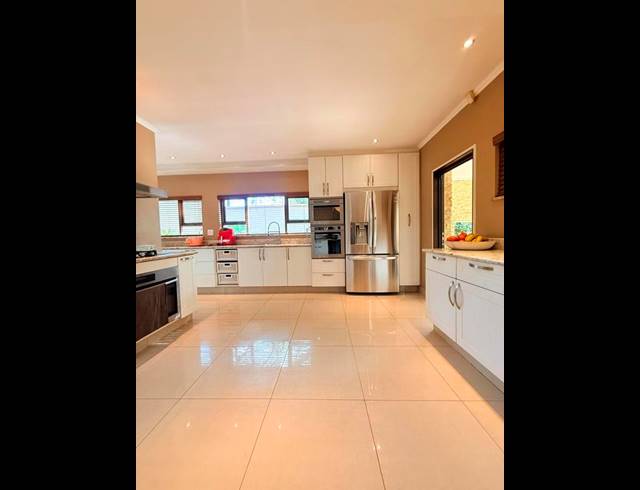 5 BEDROOM HOUSE FOR SALE IN BRYANSTON